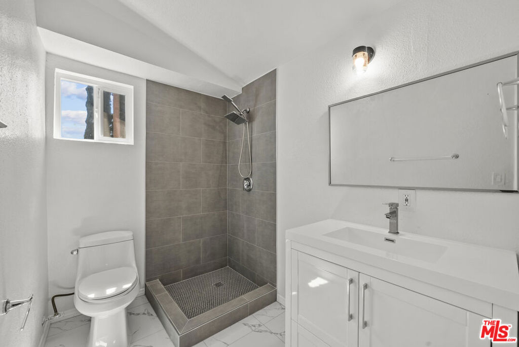 7853 Bothwell Road Property Photo 23