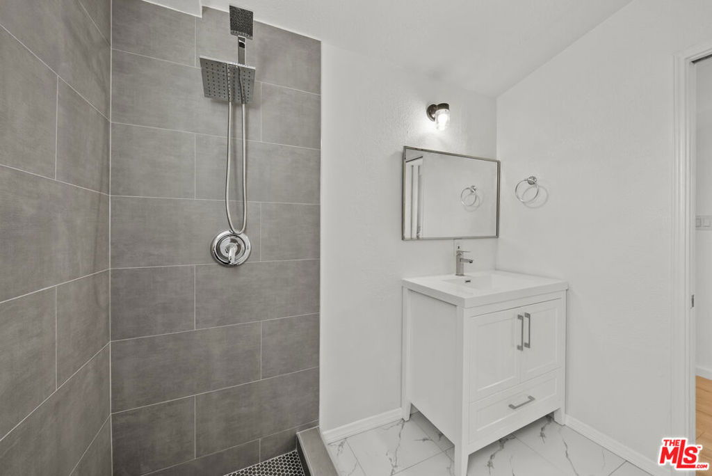 7853 Bothwell Road Property Photo 24