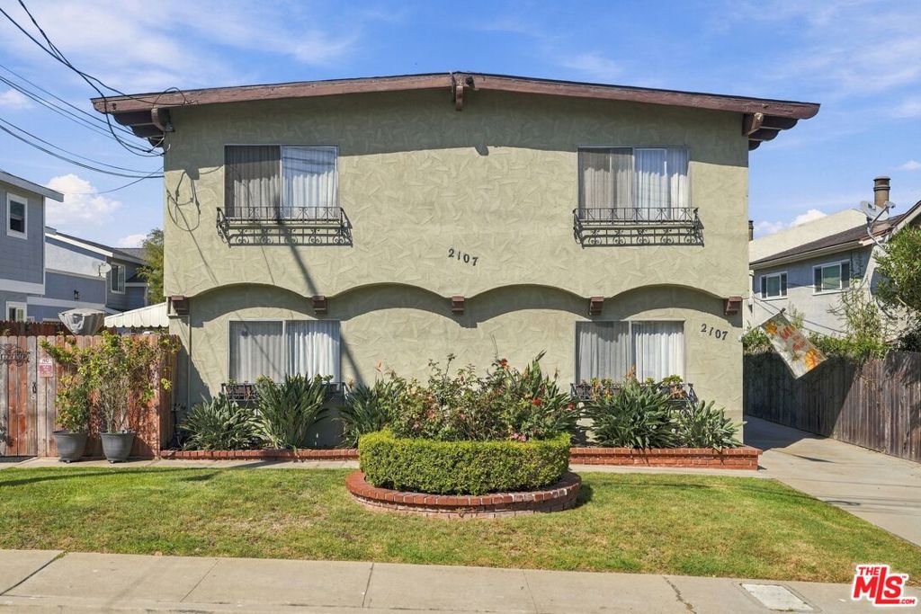 2107 Voorhees Avenue Property Photo 1