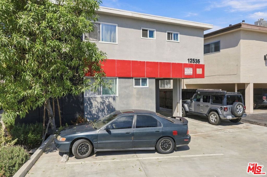 12535 Pacific Avenue Property Photo 4