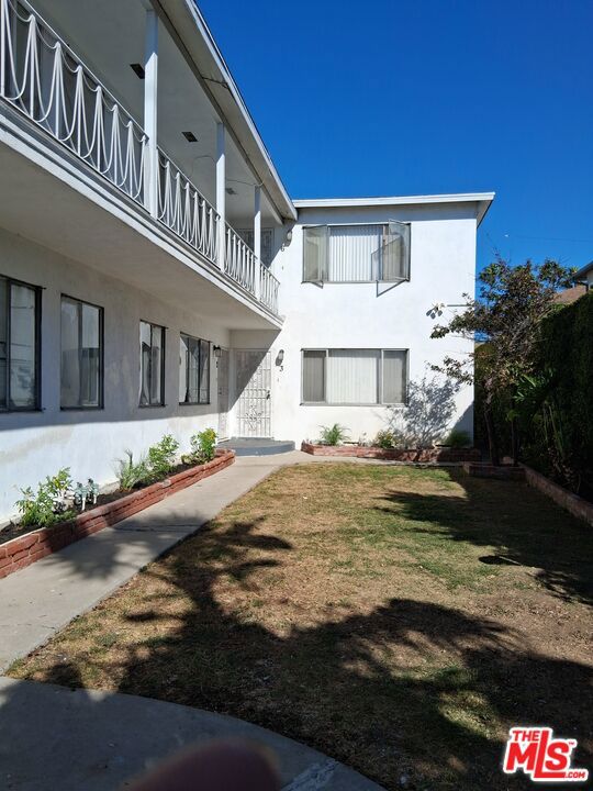 7208 S La Cienega Boulevard Property Photo 5