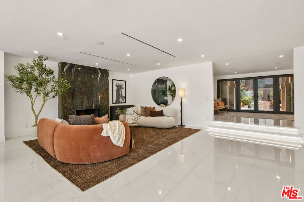 4423 Bergamo Drive Property Photo 9