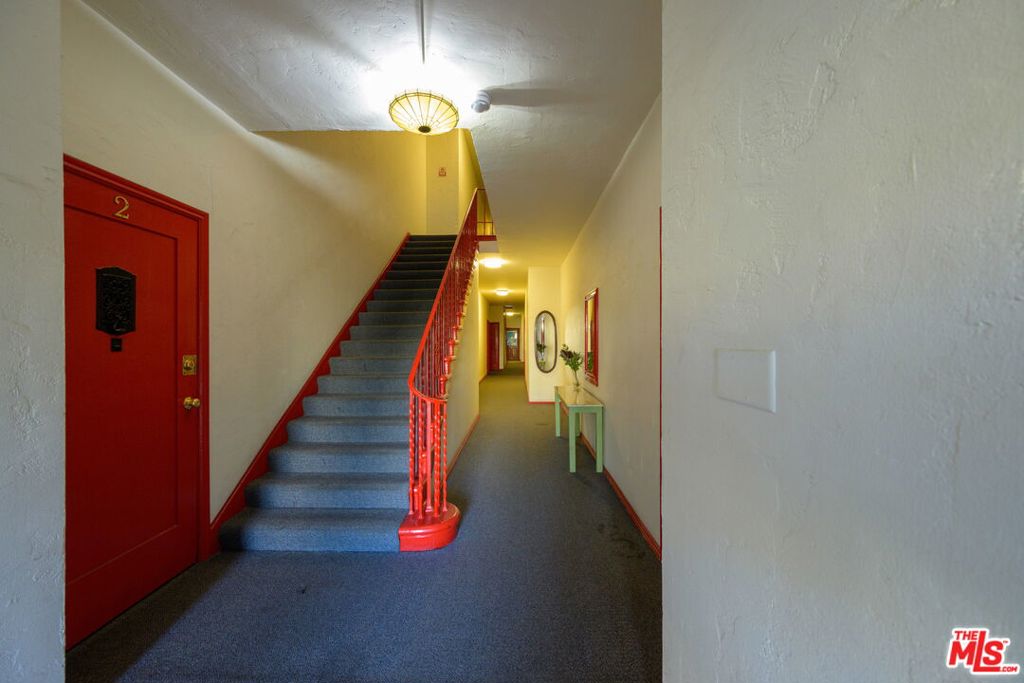 127 N Hamilton Drive Property Photo 12