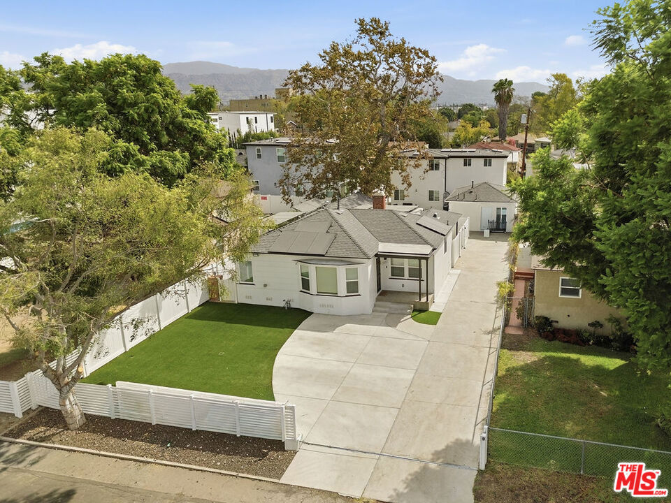 6328 Camellia Avenue Property Photo 2