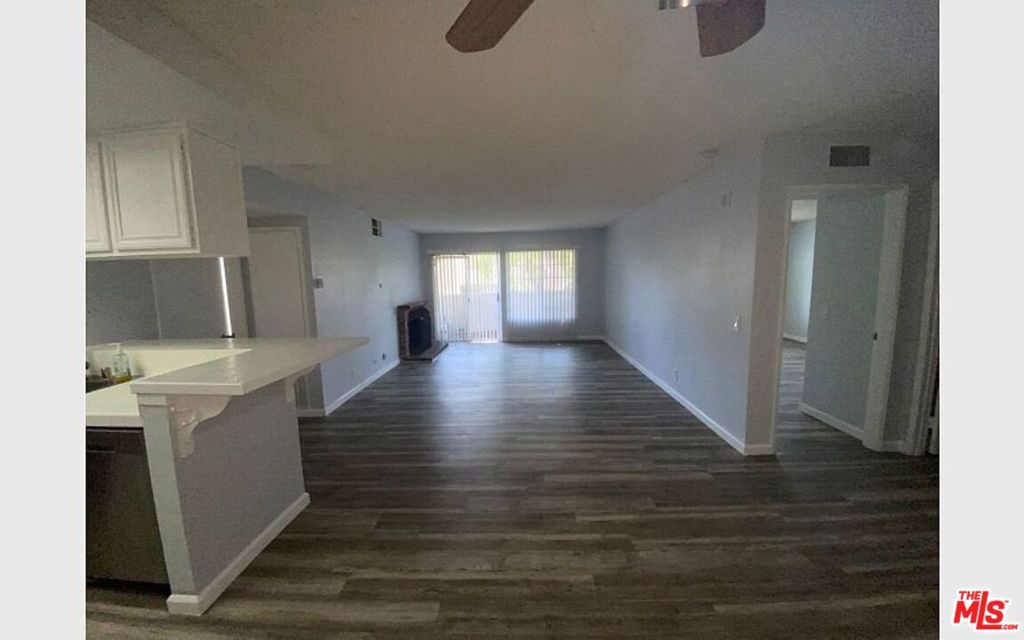 20235 Keswick Street 206 Property Photo 3