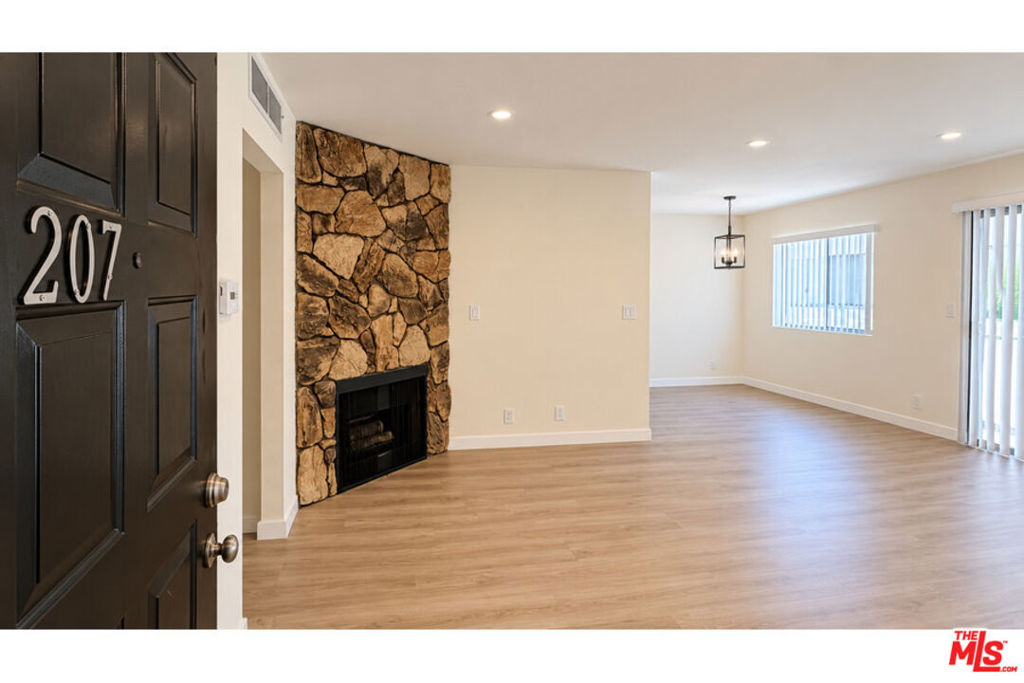 15141 Burbank Boulevard 207 Property Photo 1