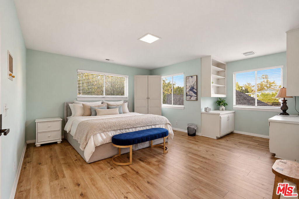 900 Gainsborough Drive Property Photo 17