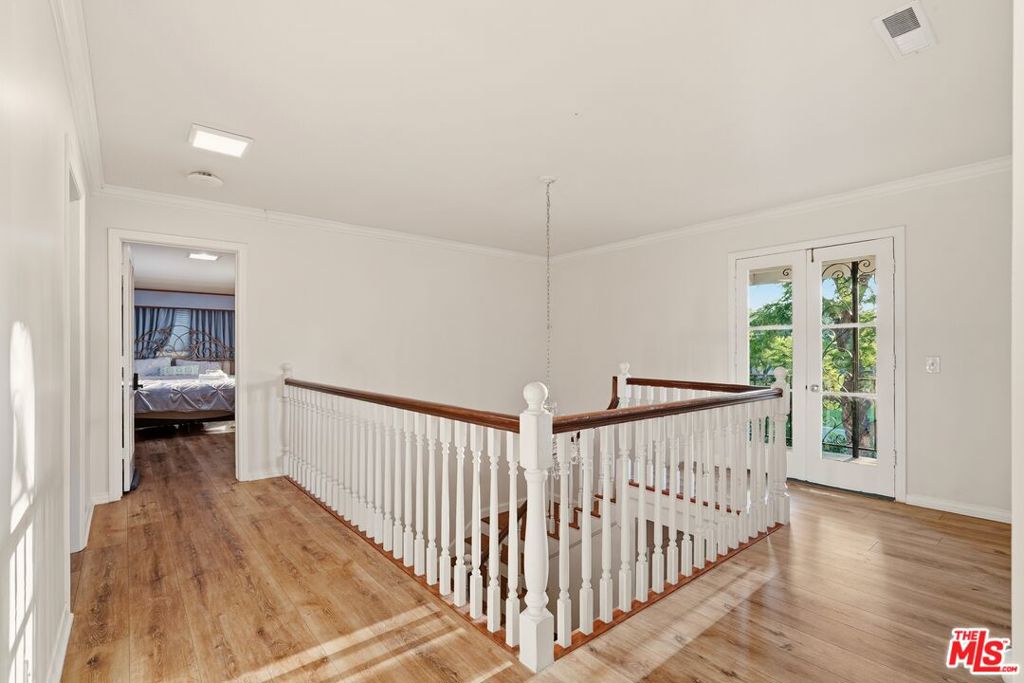 900 Gainsborough Drive Property Photo 22
