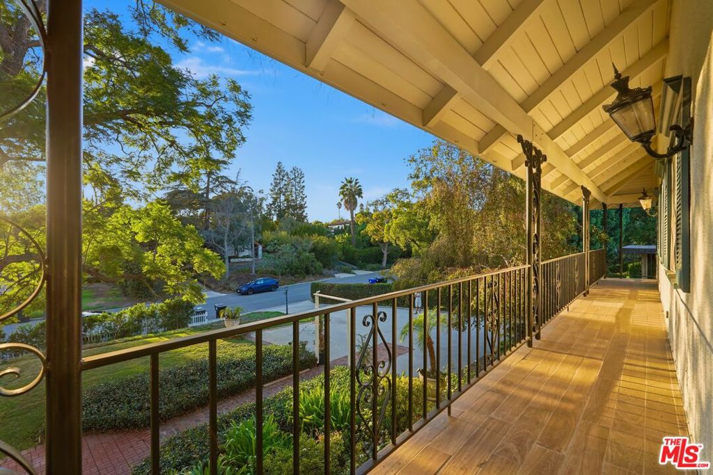 900 Gainsborough Drive Property Photo 23