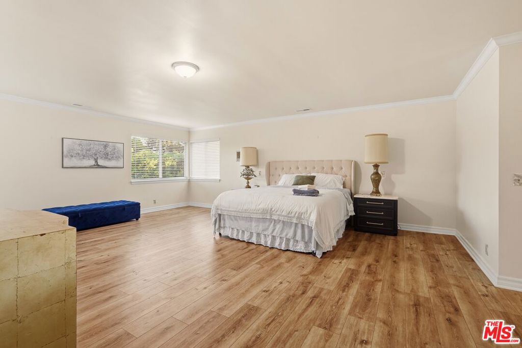 900 Gainsborough Drive Property Photo 27