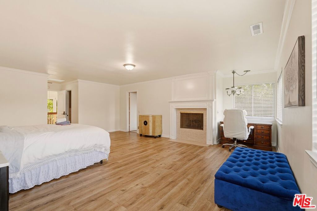 900 Gainsborough Drive Property Photo 28