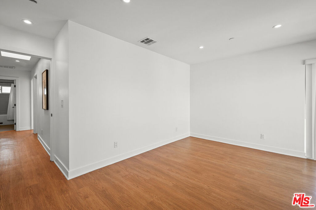 816 N Hobart Boulevard Property Photo 16
