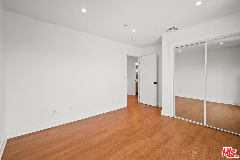 816 N Hobart Boulevard Property Photo 28
