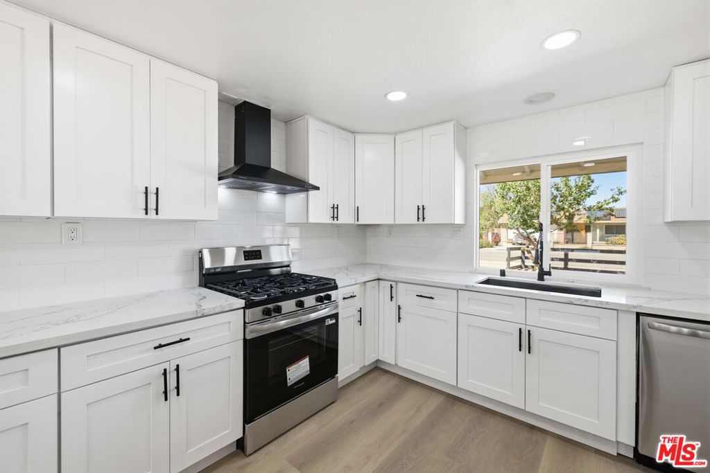17124 Schollview Avenue Property Photo 10