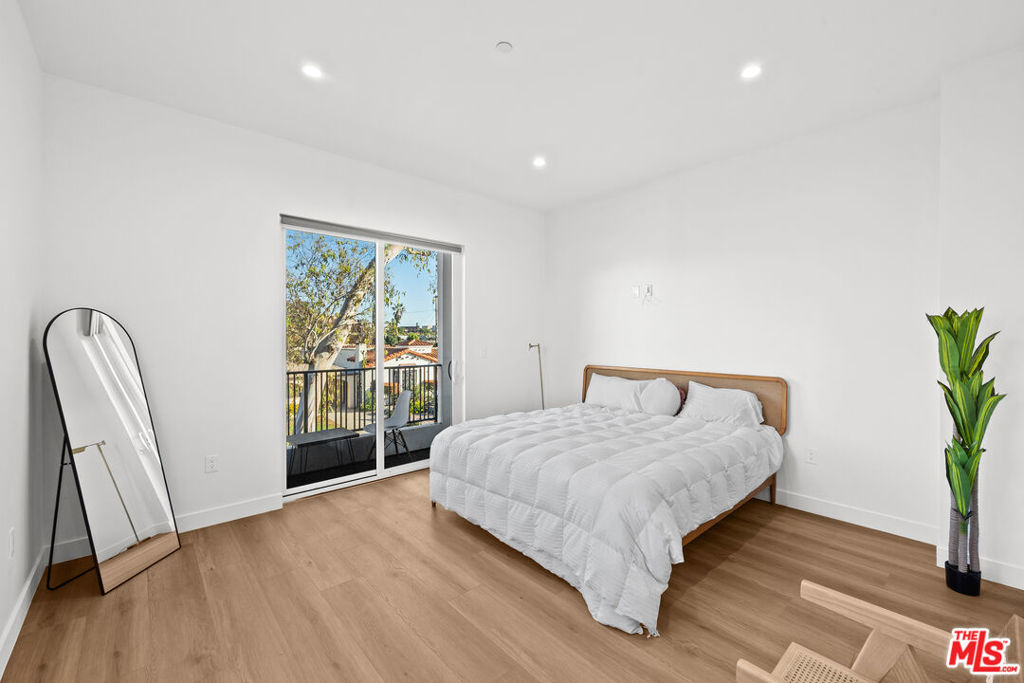1905 S Corning Street 1 Property Photo 15