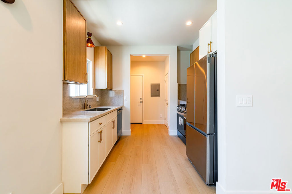 4637 W 18th Street Property Photo 15