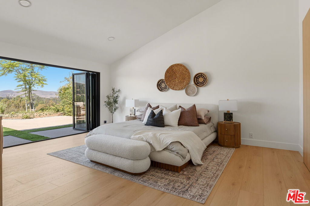 2031 Channelford Road Property Photo 18