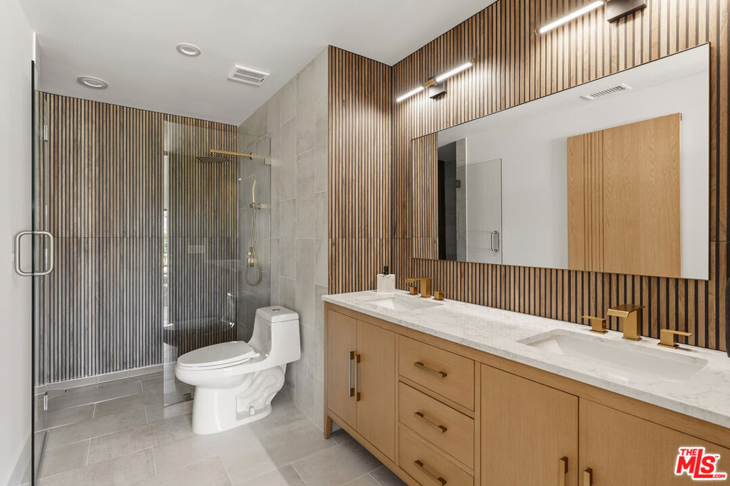 2031 Channelford Road Property Photo 21