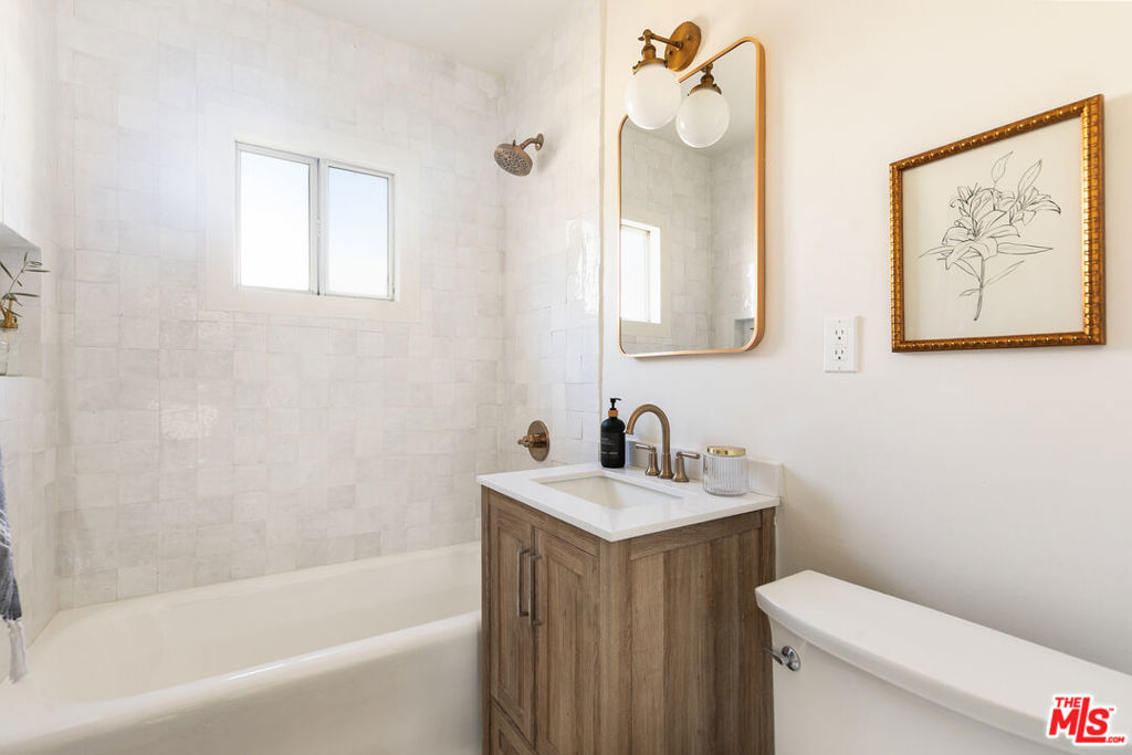 2221 Addison Way Property Photo 11