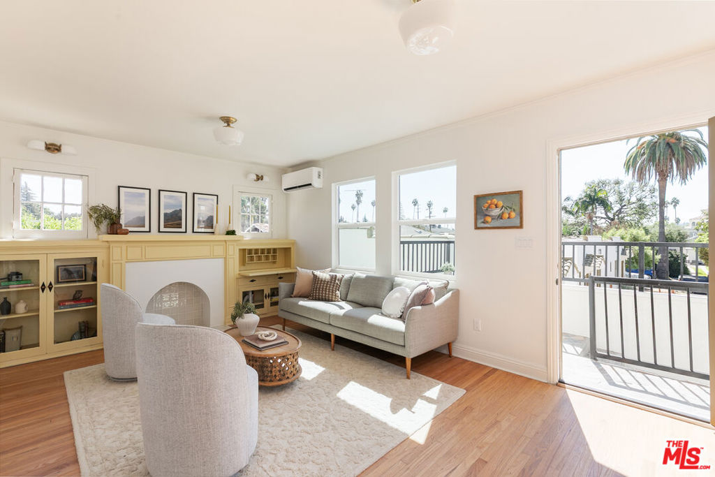 2225 Addison Way Property Photo 1