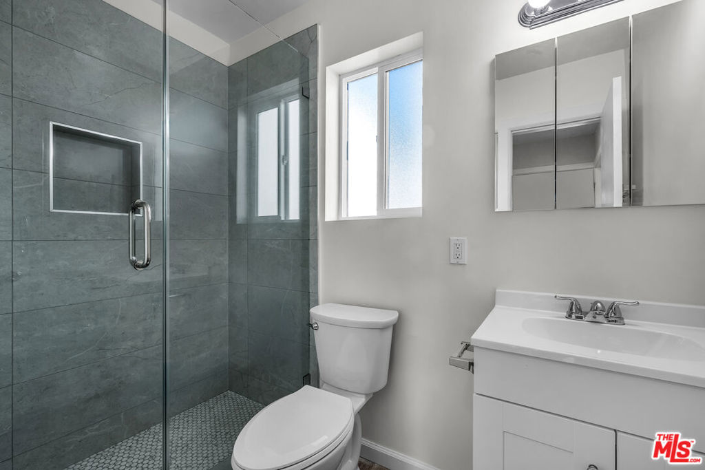 1690 West Boulevard Property Photo 10