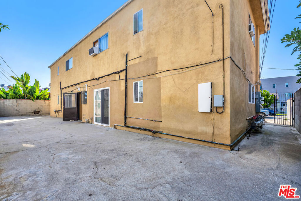 1690 West Boulevard Property Photo 12
