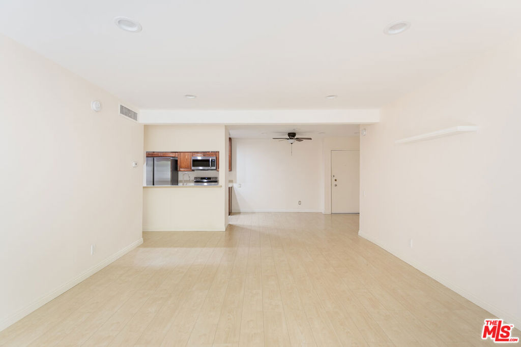 5460 White Oak Avenue K103 Property Photo 5