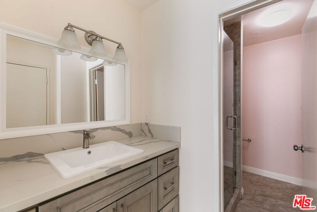 5460 White Oak Avenue K103 Property Photo 14