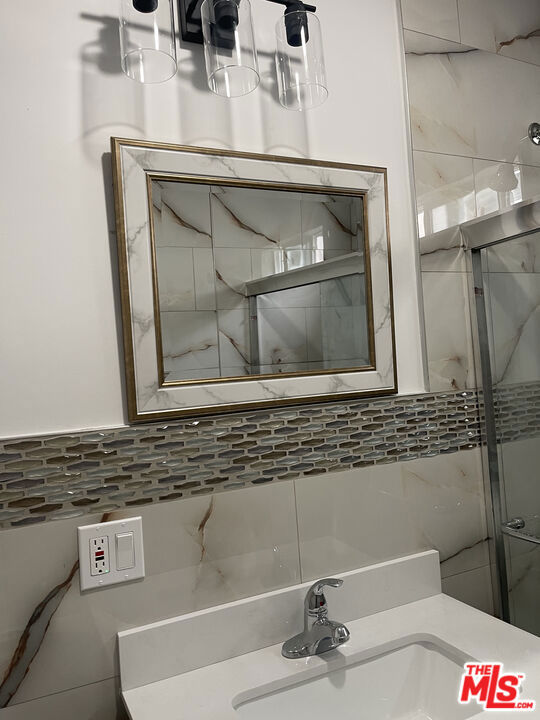 3768 S Bronson Avenue Property Photo 29