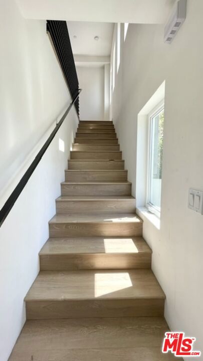 5230 Satsuma Avenue Property Photo 4