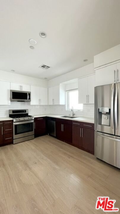 5230 Satsuma Avenue Property Photo 9