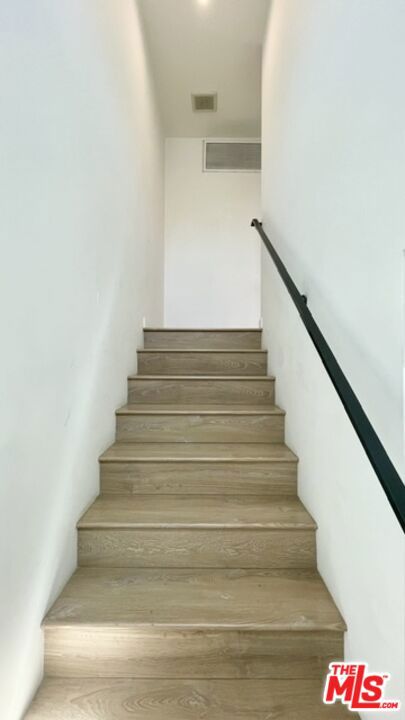 5230 Satsuma Avenue Property Photo 12