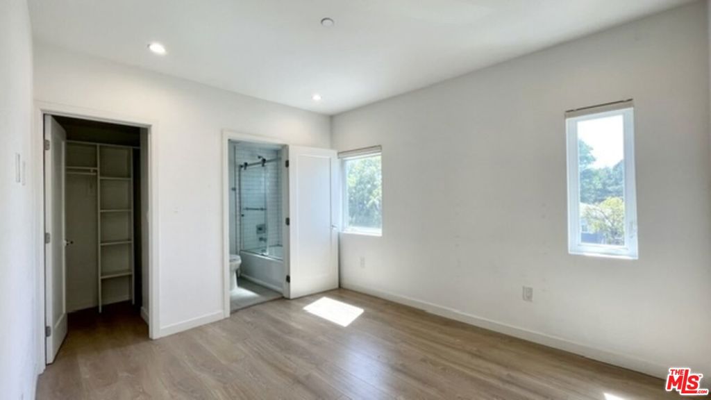 5230 Satsuma Avenue Property Photo 14