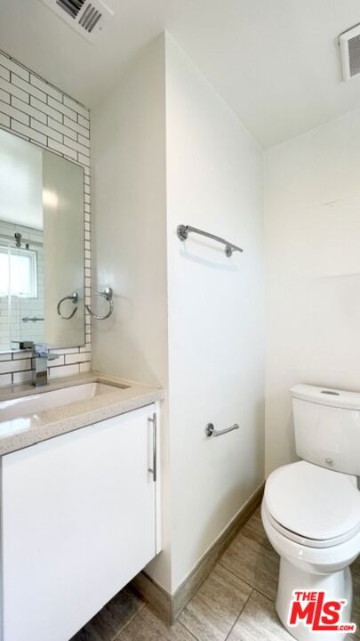 5230 Satsuma Avenue Property Photo 16