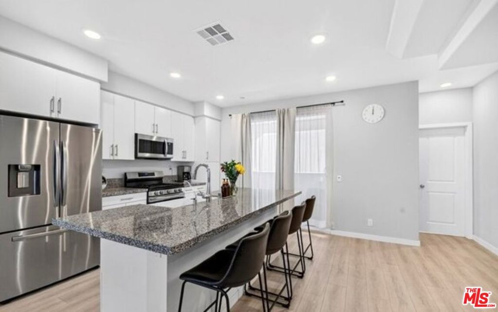 14032 Bay Street Property Photo 1
