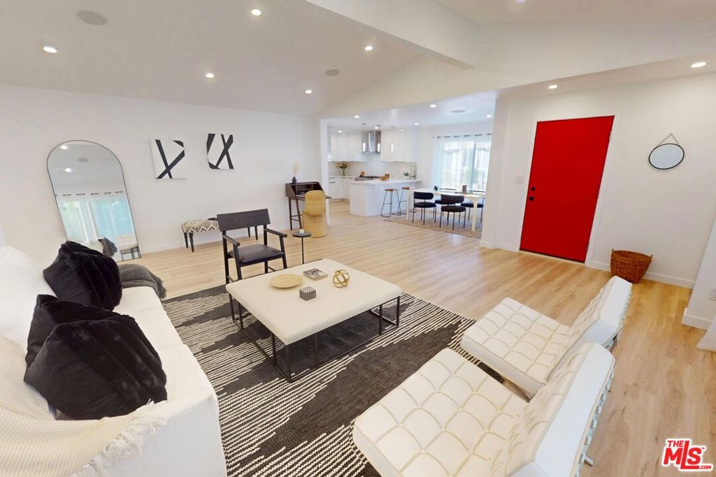 1113 Mohawk Property Photo 1