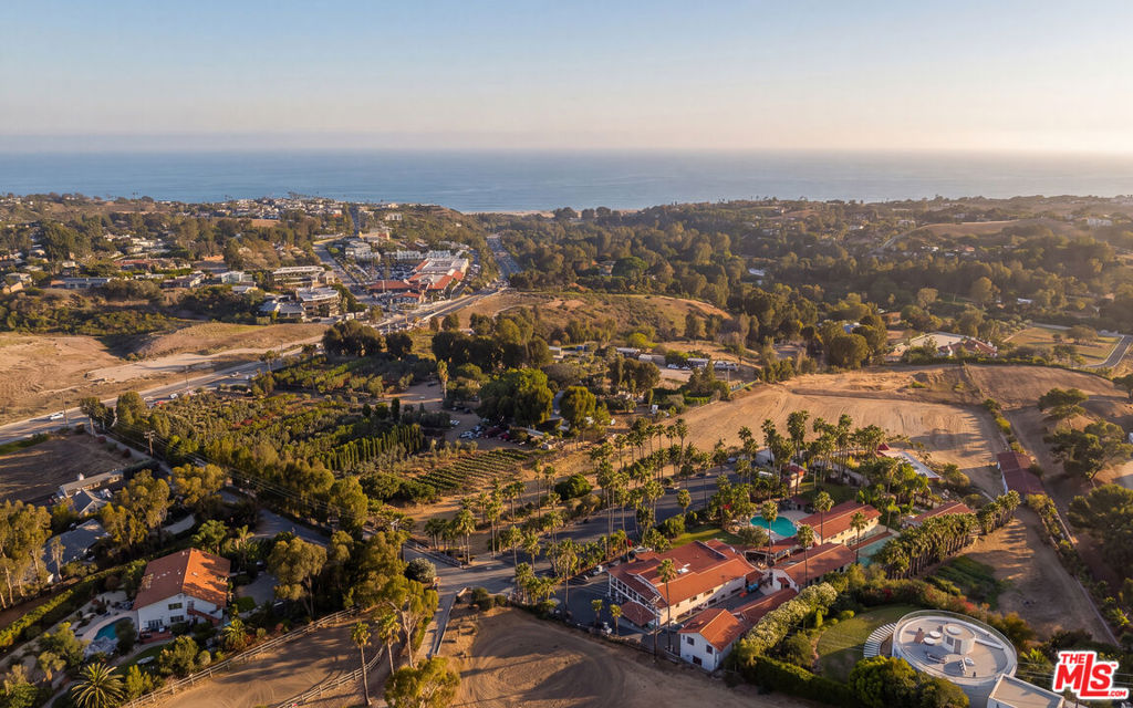 29081 Pacific Coast Highway Property Photo 6