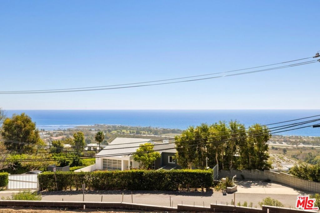 23843 Harbor Vista Drive Property Photo 10
