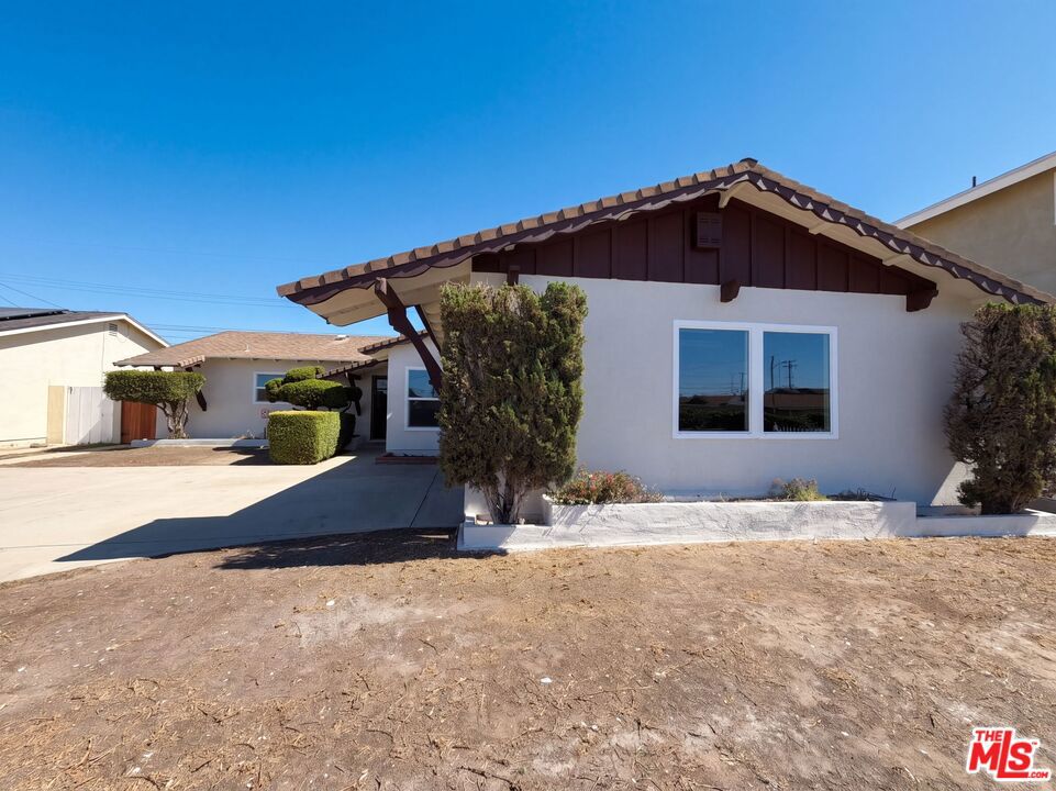 3520 S J Street Property Photo 1