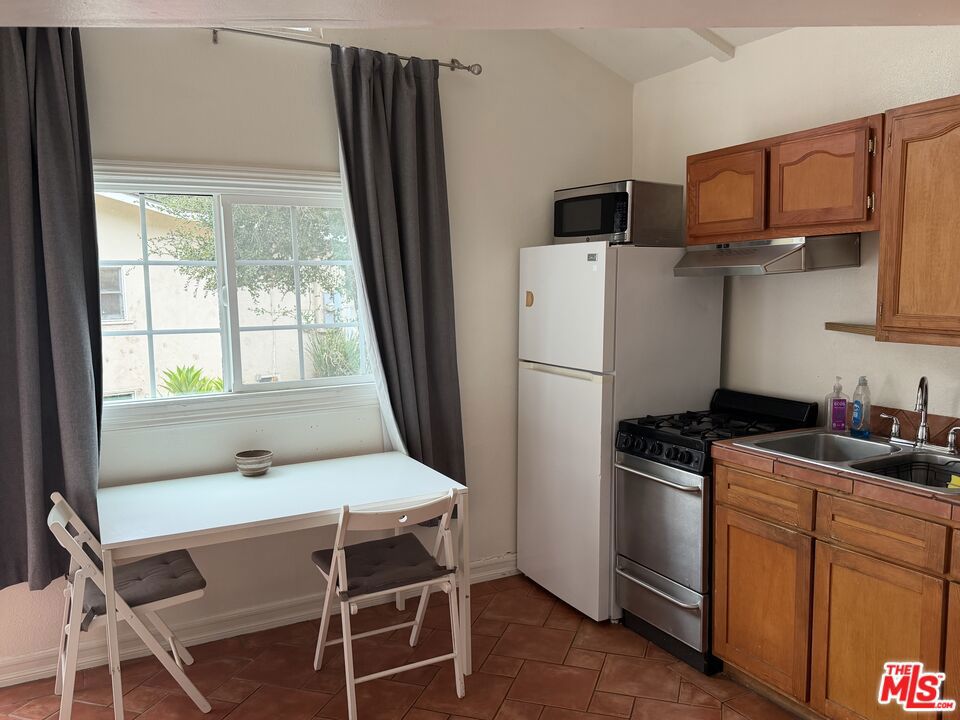 360 N Topanga Canyon Boulevard 2 Property Photo 2