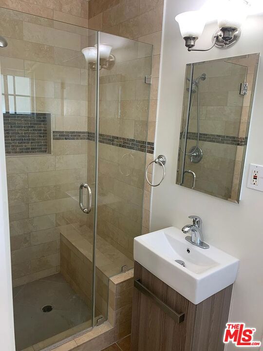 6029 Wilkinson Avenue Property Photo 21