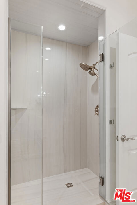 4711 Ambrose Avenue 204 Property Photo 24
