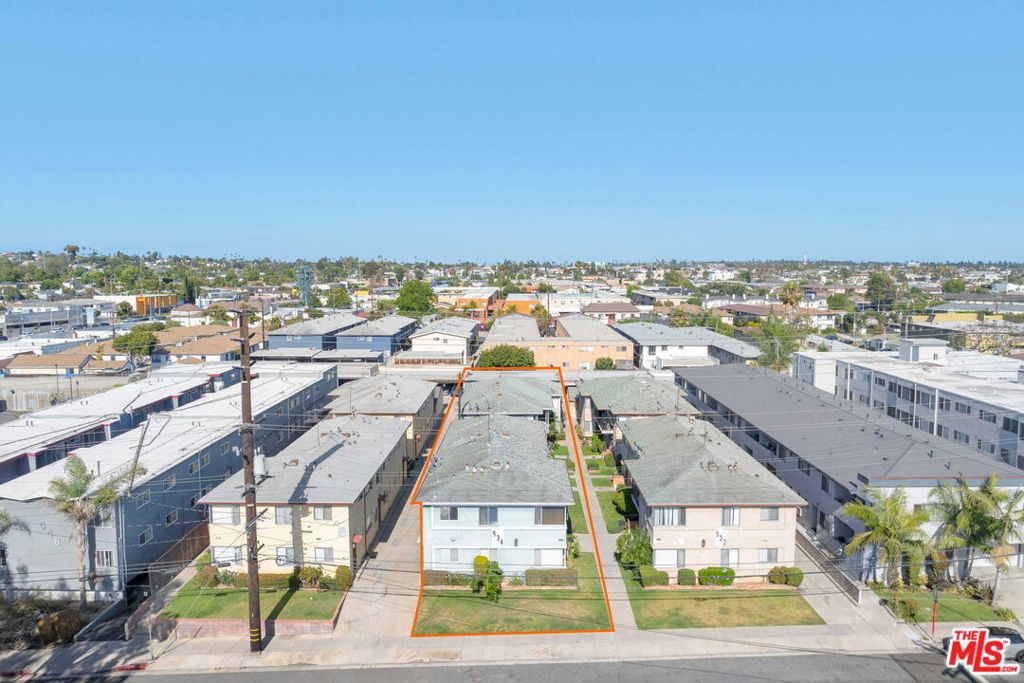 934 W Beach Avenue Property Photo 1