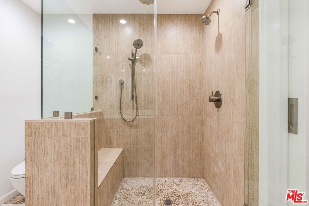 2405 34th Street 27 Property Photo 16