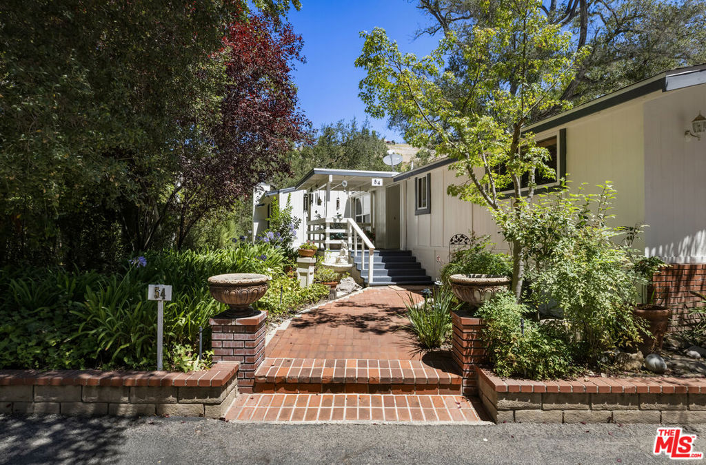 54 Robin Hood Place Property Photo 3