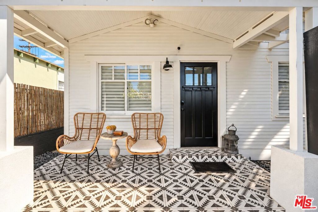 1605 Cabrillo Avenue Property Photo 22