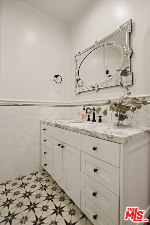 327 N Edinburgh Avenue Property Photo 35