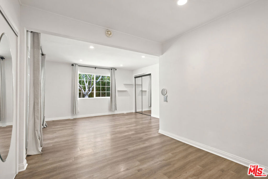 7048 Zelzah Avenue Property Photo 16