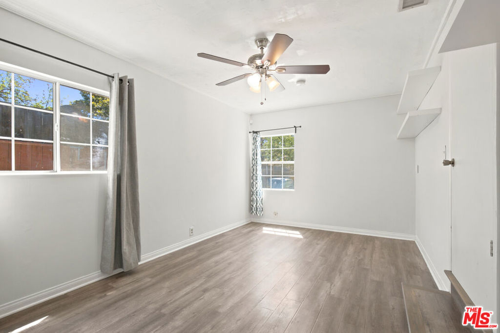 7048 Zelzah Avenue Property Photo 24