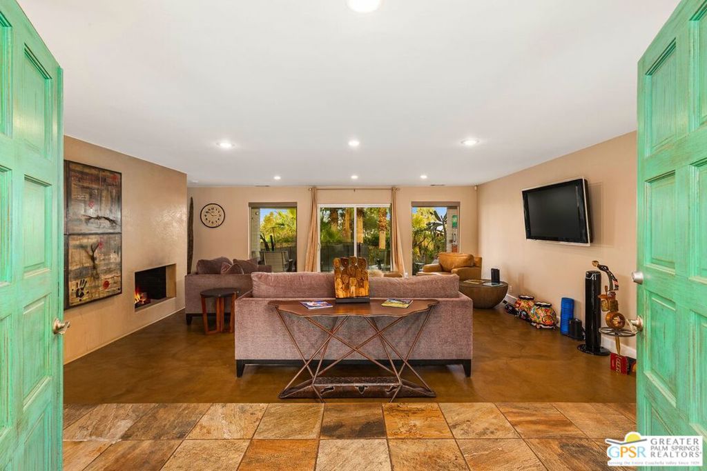 73484 Tamarisk Street Property Photo 7